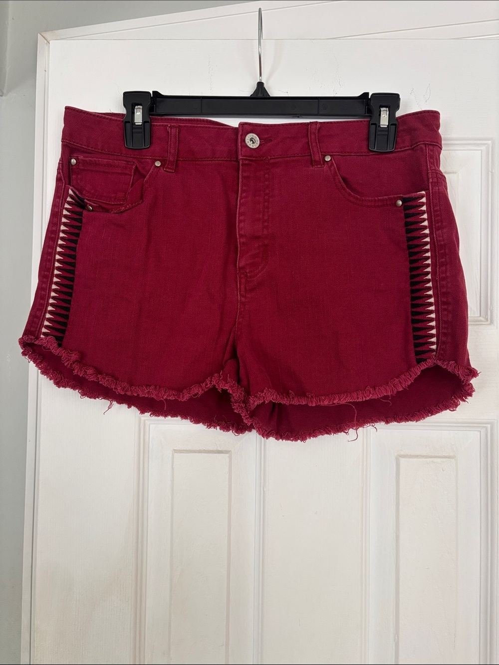 Women's Red Frayed Hem Denim Shorts
